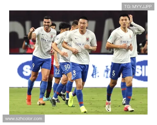 上港与鲁能激战正酣谁能在这场巅峰对决中笑到最后